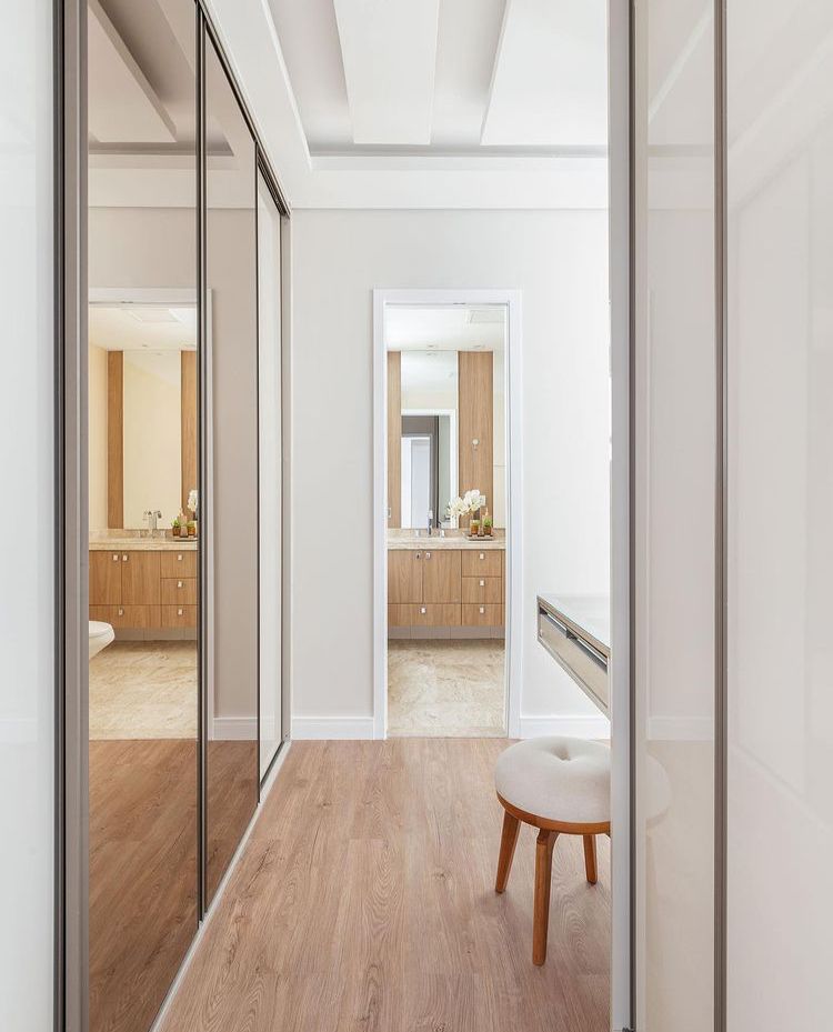 porta de correr embutida em vidro